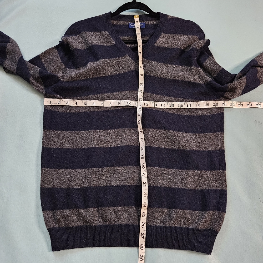 Culturata Roma Wool V-Neck Sweater - Picture 3 of 8